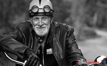 700-00055902em-portrait-of-mature-man-sitting-on-motorcycle.jpg