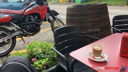 Café en Comillas frente Palacio.JPG